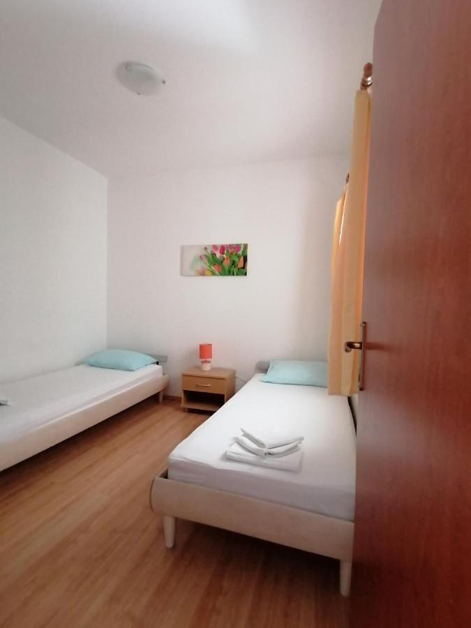 Apartments Coric Baška Voda Buitenkant foto