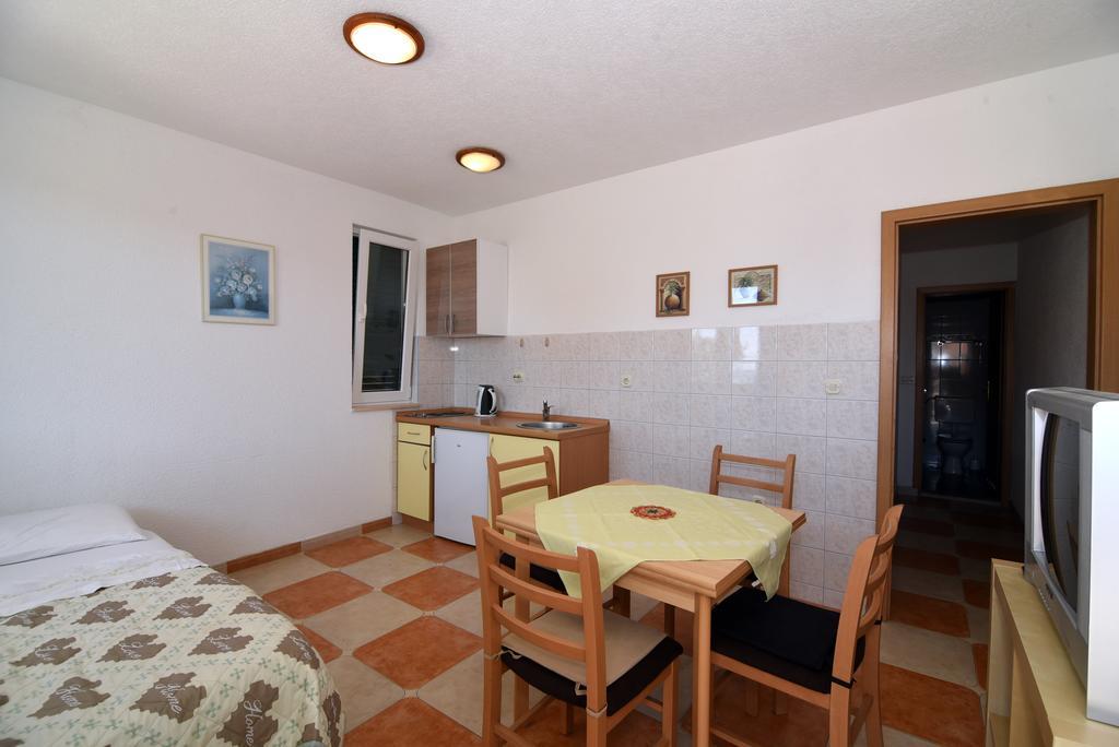 Apartments Coric Baška Voda Buitenkant foto